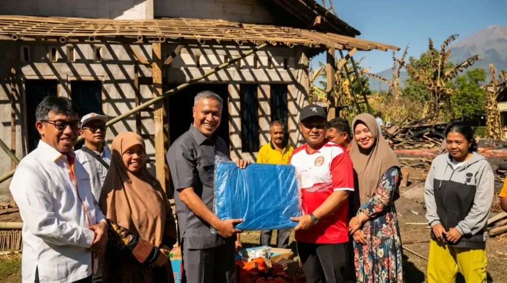 Korban Kebakaran di Kabupaten Semarang Terima Bantuan dari Tiga Legislator PKS